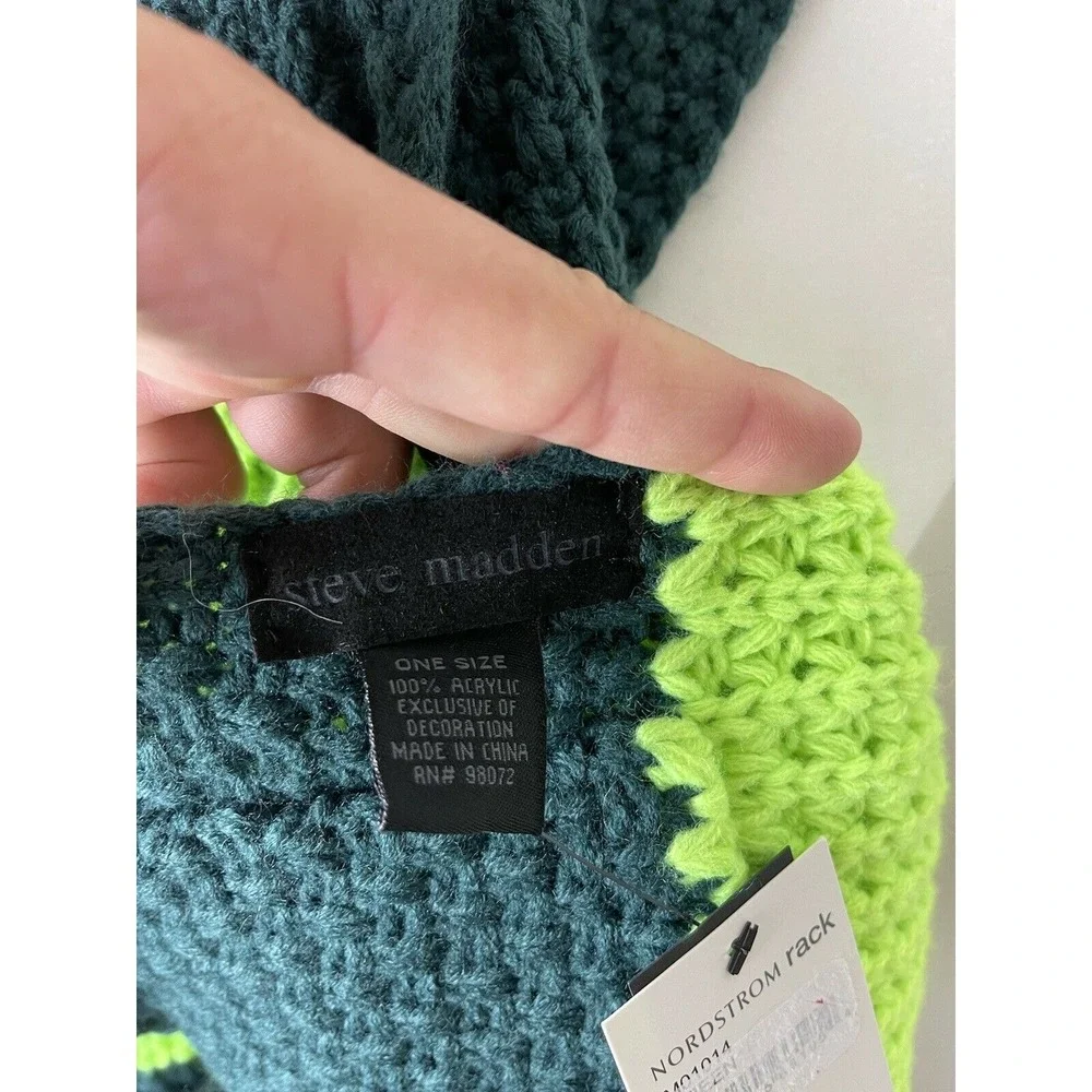Steve Madden Women  Knit Tassel Scarf Green/ Teal/ Black Pockets 10